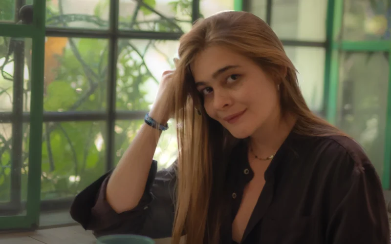 Laura Andrea Rendón Pareja deslumbra con su poemario «Vestigios: Testimonios del lápiz y la carne»