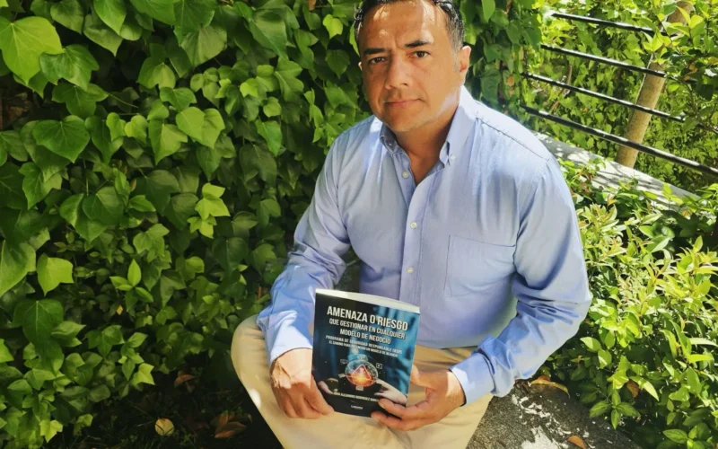 John Alejandro Rodríguez Quintero irrumpe en el panorama literario con una propuesta transformadora sobre seguridad
