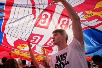 El presidente de Serbia afronta su mayor pulso en la calle: «Ahora gente que no es ni estudiante ni profesor se ha empezado a organizar»