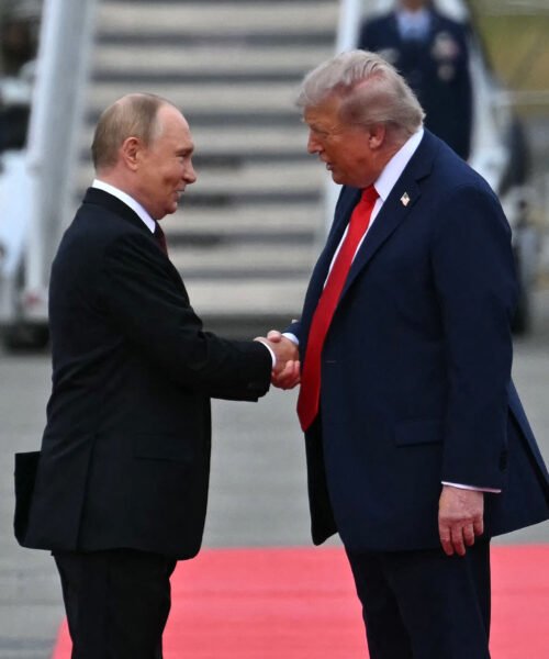 Trump y Putin salen de Alaska sin acuerdo sobre Ucrania tras una reunión «extremadamente productiva»