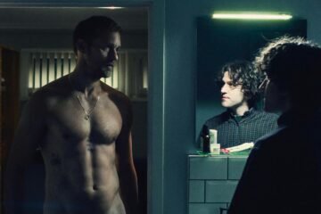 Pillion: Un perplejo y subyugante paseo por el deseo desde el asiento de atrás de la moto