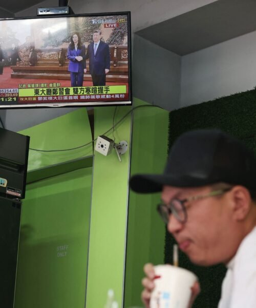 Histórica reunión en Pekín entre Xi Jinping y la líder de la oposición de Taiwan