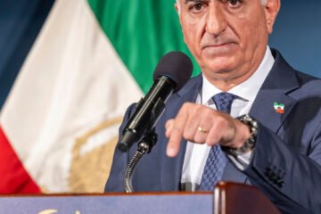 El hijo del sha pide «paciencia» a los iraníes mientras redobla sus esfuerzos para que Trump no deje de golpear al régimen de los ayatolás