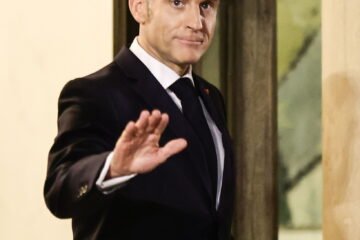 Macron y Starmer convocan una conferencia de «países no beligerantes» para reabrir el Estrecho de Ormuz