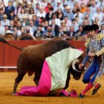 La cogida de Morante de la Puebla en Sevilla, en imágenes
