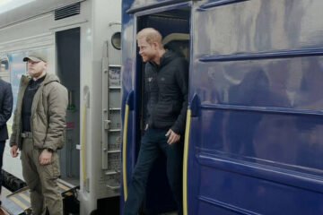 El príncipe Harry vuelve a viajar por sorpresa a Kiev para apoyar a Ucrania por «defender con valentía el flanco oriental de Europa»