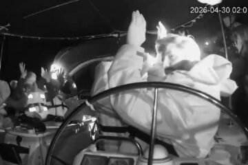 Israel detiene a unos 175 activistas, incluidos una treintena de españoles, tras abordar ‘la flotilla de los preservativos’ en el Mediterráneo