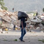 Saqueos en la zona cero de los terremotos de Venezuela: entre la desesperación y la delincuencia