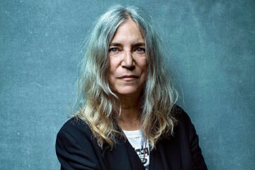 Patti Smith: «Si quiero escuchar a alguien inteligente y compasivo, escucho a Pedro Sánchez o al Papa»