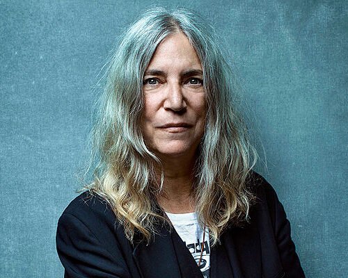 Patti Smith: «Si quiero escuchar a alguien inteligente y compasivo, escucho a Pedro Sánchez o al Papa»
