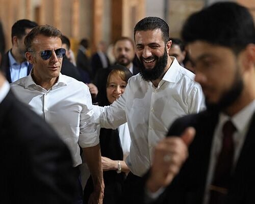 Macron, «sano y salvo» tras la explosión de dos bombas cerca de su hotel en Damasco