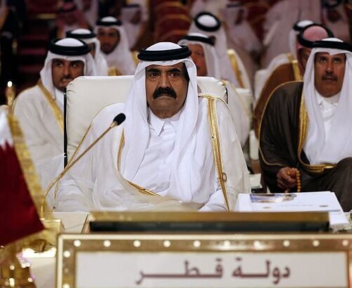 El emir que hizo de Qatar una pujante y ‘temida’ nación del Golfo a golpe de petrodólares y del canal Al Jazeera