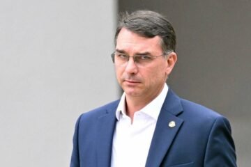 Flavio Bolsonaro rechaza la prohibición de visitar a su padre por 90 días: «Intento de interferir en las elecciones»
