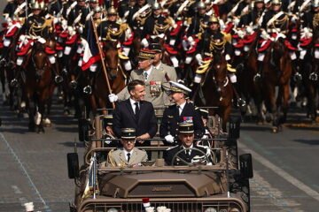 Macron pasa revista a soldados de 35 países en el desfile del «despertar estratégico» de Europa