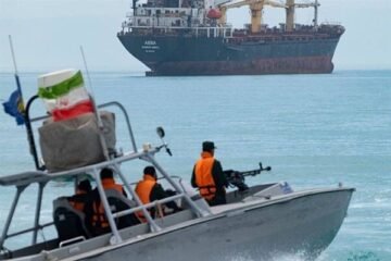 Irán amenaza las exportaciones internacionales de Ormuz ante los ataques de EEUU, que dejan más de 30 muertos