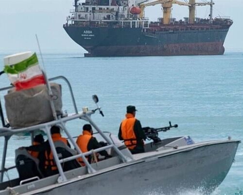 Irán amenaza las exportaciones internacionales de Ormuz ante los ataques de EEUU, que dejan más de 30 muertos