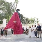 Cartagena inmortaliza al Capitán Alatriste en homenaje a su escritor y paisano más ilustre