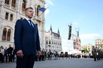 Hungría acelera el desmontaje del ‘Estado-partido’ que cosió Orban
