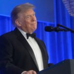 Trump provoca a la prensa en la repetición descafeinada de la cena de corresponsales de la Casa Blanca: «Me postulo para un cuarto mandato»