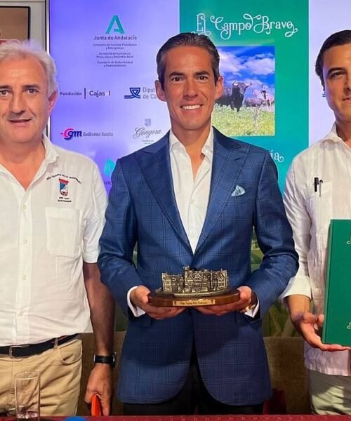 Arjona presenta en Santander su último libro: ‘El campo bravo en Andalucía’