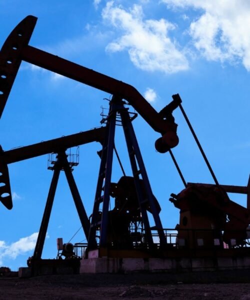 Choque petrolero agrava riesgo de estancamiento económico en Puerto Rico
