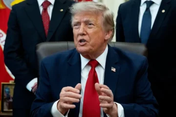 Trump exige que los países de Oriente Próximo paguen la protección de EE.UU