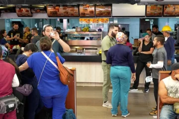 Un McDonald’s de La Guaira se convierte en un hospital improvisado tras los terremotos