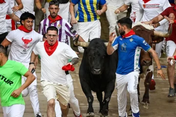 Sexto encierro de San Fermín 2026 con toros de La Palmosilla: una carrera masificada