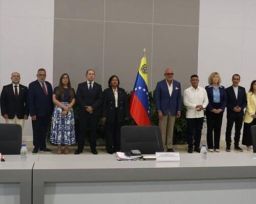 El chavismo y la oposición inician formalmente la mesa de diálogo para abordar la transición de Venezuela