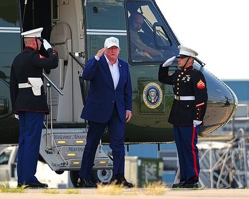 Donald Trump viajó desde Turquía con un avión señuelo ante la amenaza de Irán
