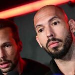 El influencer Andrew Tate y su hermano seguirán detenidos en EEUU tras la audiencia sin fallo sobre su libertad bajo fianza