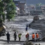 Un nuevo corrimiento forma otra represa natural en el Tíbet y obliga a evacuar a los servicios de rescate que buscan supervivientes en Nepal