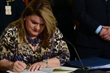 Gobernadora somete cinco nombramientos en receso