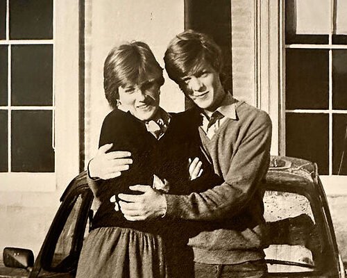 Los primeros encuentros de Diana de Gales y el Príncipe Carlos, según Charles Spencer: «Para los medios, ella era una mercancía que explotar, no un ser consciente digno de respeto»