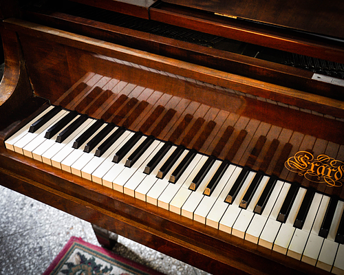 Restauran un piano de 110 años que tocaron los maestros mundiales Rubinstein y Turina