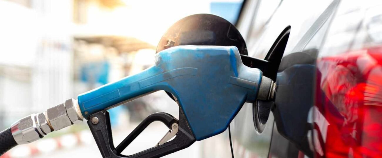 Hacienda advierte que eliminar la “crudita” no garantiza baja de 36.9 centavos por galón