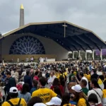 El Papa en París: «Para Dios no somos un número de identidad, somos personas»