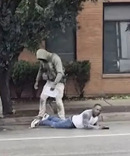 Polémica en Chicago por esta actuación del ICE contra un estadounidense que confundieron con un fugitivo