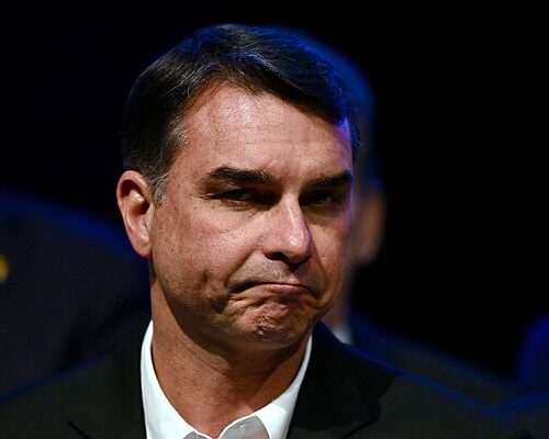 Flávio Bolsonaro huye de Brasil a Florida tras su derrota ante Lula y con dos investigaciones abiertas en el Supremo